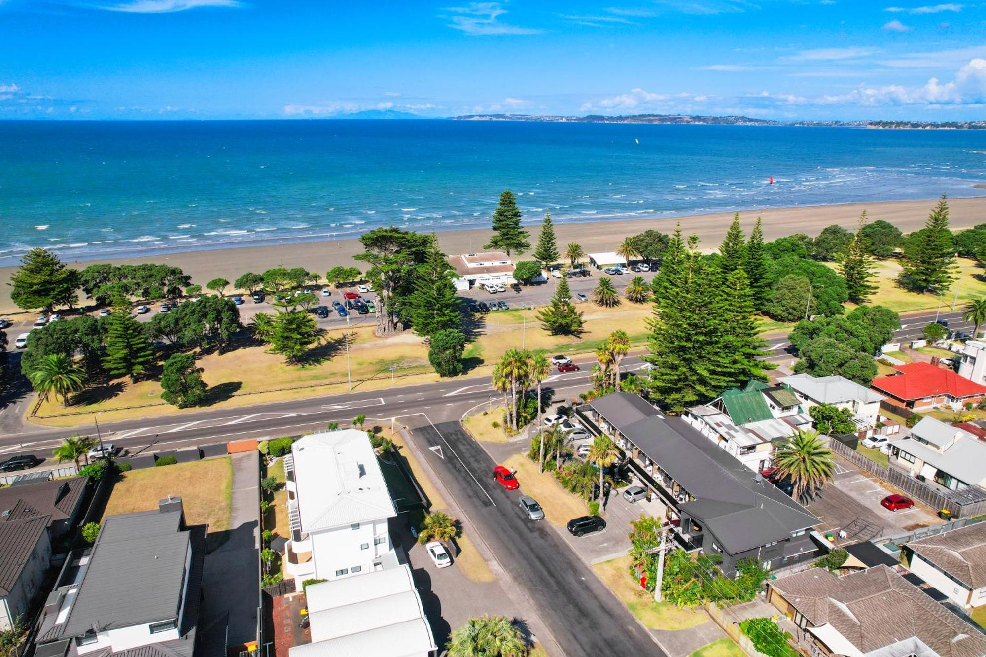 Orewa Beachcomber Esterno foto